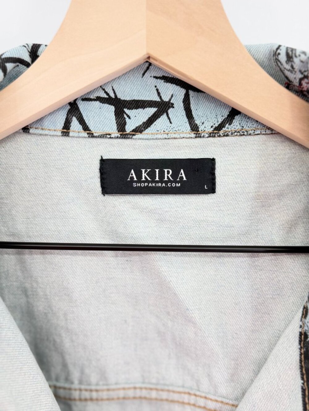 AKIRA Graffiti Print Cropped Denim Jacket Women's Large L EUC Punk Rock Streetwe - Picture 4 of 7